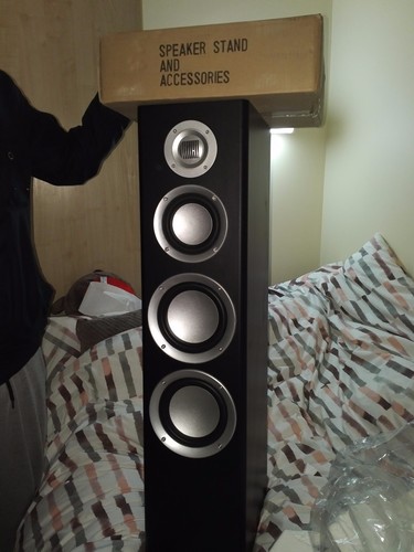 MA Audio 300 speaker (with stand, accessories, original box +warranty) - Picture 2 of 2