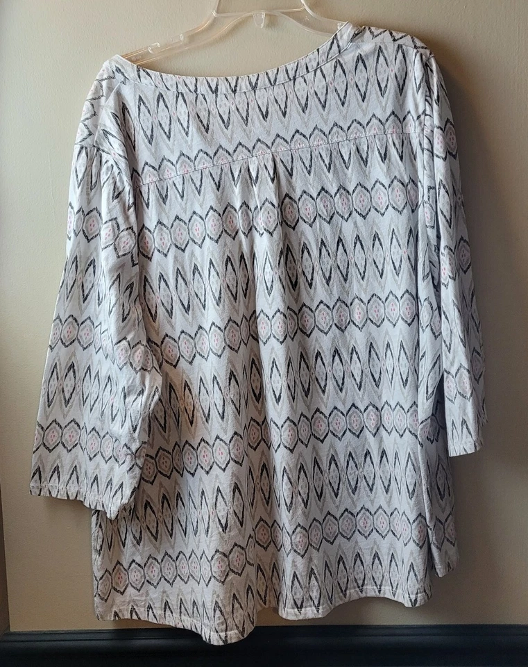 Top para mujer Sonoma diseño diamante multicolor manga 3/4 cuartos cuello en V talla 3X Foto 2 de 4