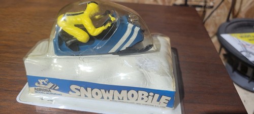 VINTAGE 1972 AURORA T-JET SNOWMOBILE W/ DRIVER HO SLOT CAR W/ BOX #1485