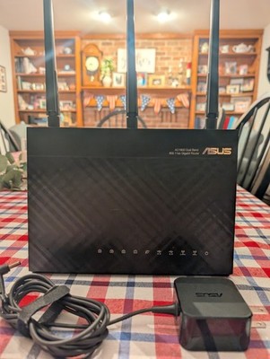 Asus RT-AC1900P Dual-band Wireless-AC1900 Gigabit Router.