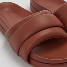 Commbi Softie Slide Men’s Size 11 Tobacco Brown Vegan Leather $180 MSRP