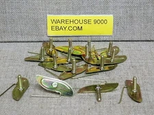 15 Universal  Clips "WITH  NUTS"  Auveco 12960 GM: 3744999, Chry: 1758099