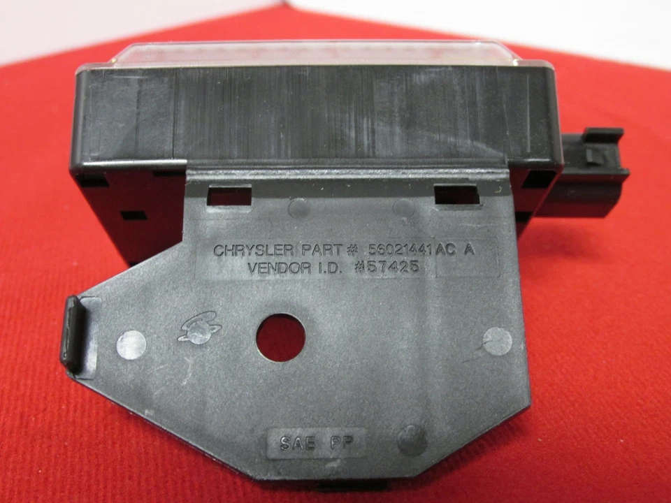 Dodge Ram 1500 2500 3500 4500 5500 Kit de luces de lámpara de cortesía para capó MOPAR Foto 4 de 4