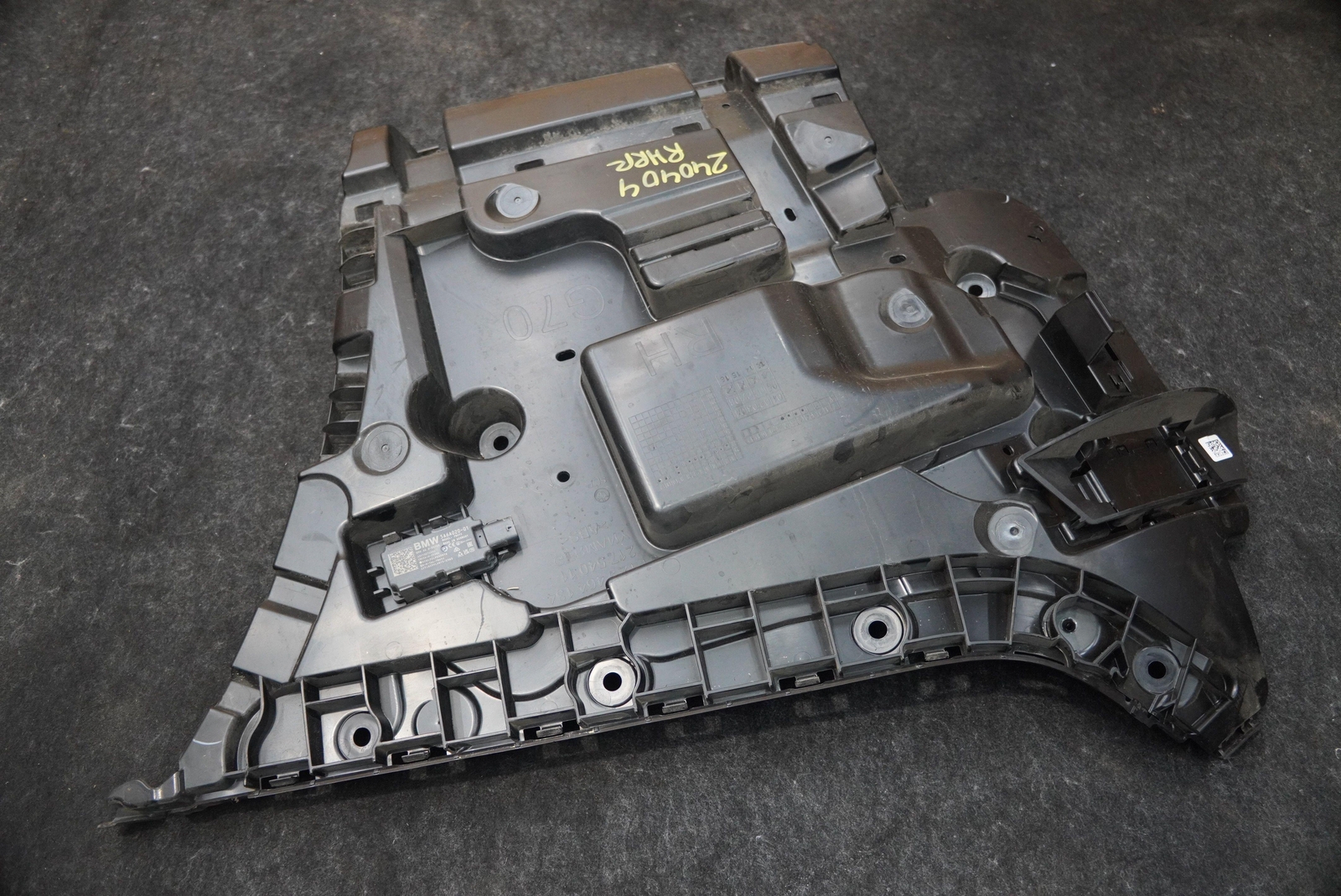 Rear Bumper Cover Right Mount Bracket Support 51129464134 OEM BMW 