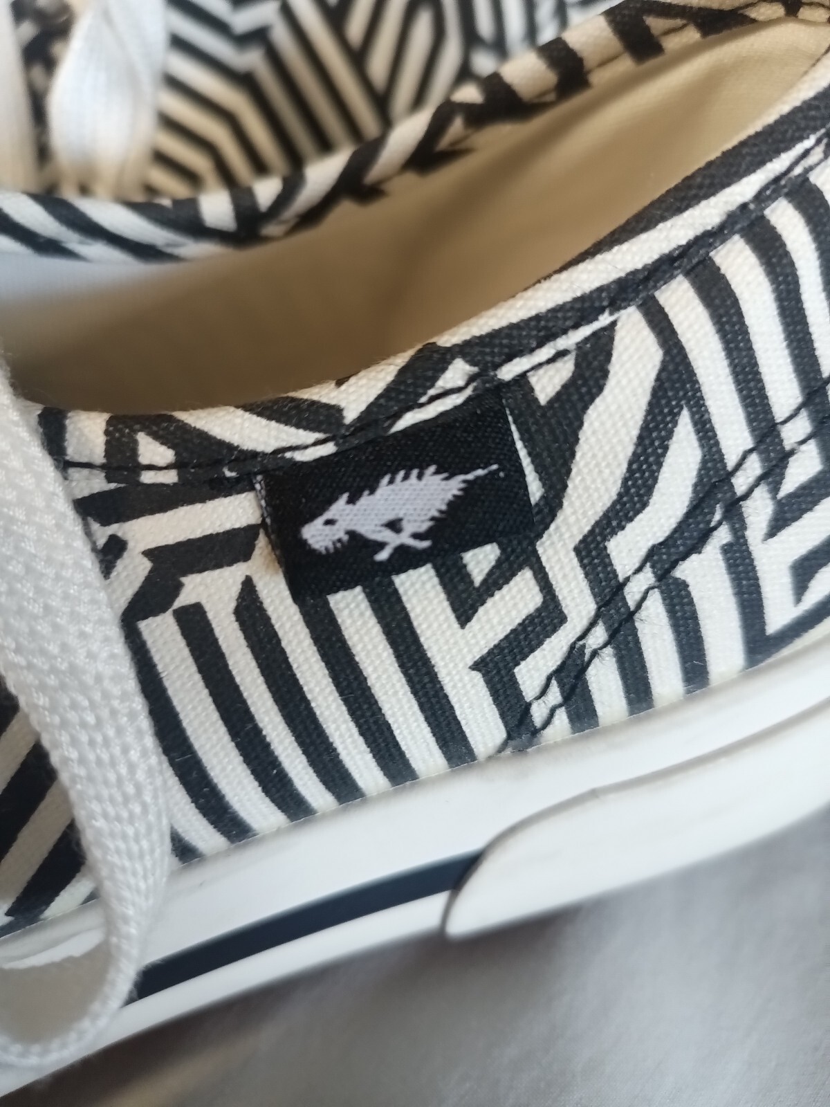 Rocket Dog Jokes Black/White Patchwork Women's Sn… - image 2