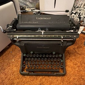 Underwood Antique Manual Typewriter Black Vintage Collectible Office Machine