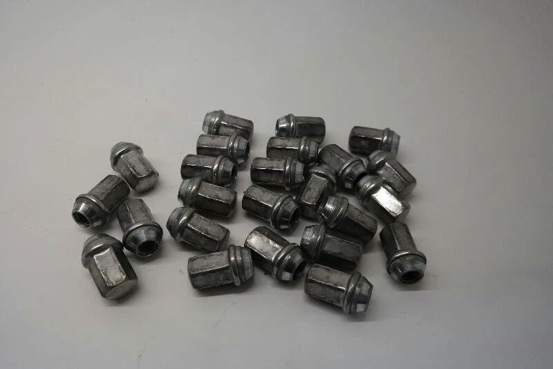 GMC ACADIA 2007-2017 JUEGO DE 24 TUERCAS DE RUEDA Foto 2 de 4