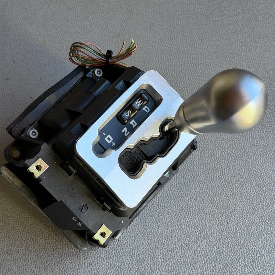 2004 2005 2006 2007 2008 CHRYSLER CROSSFIRE FLOOR GEAR SHIFT SHIFTER SELECTOR - Image 2 of 4