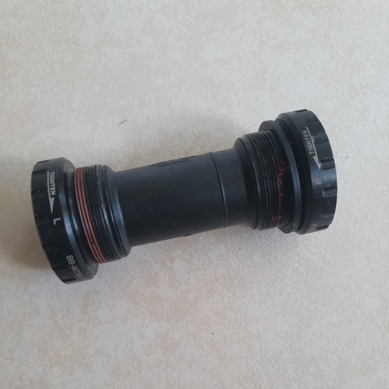 Shimano Deore MT-501 501 hollowtech 2 Bottom Bracket