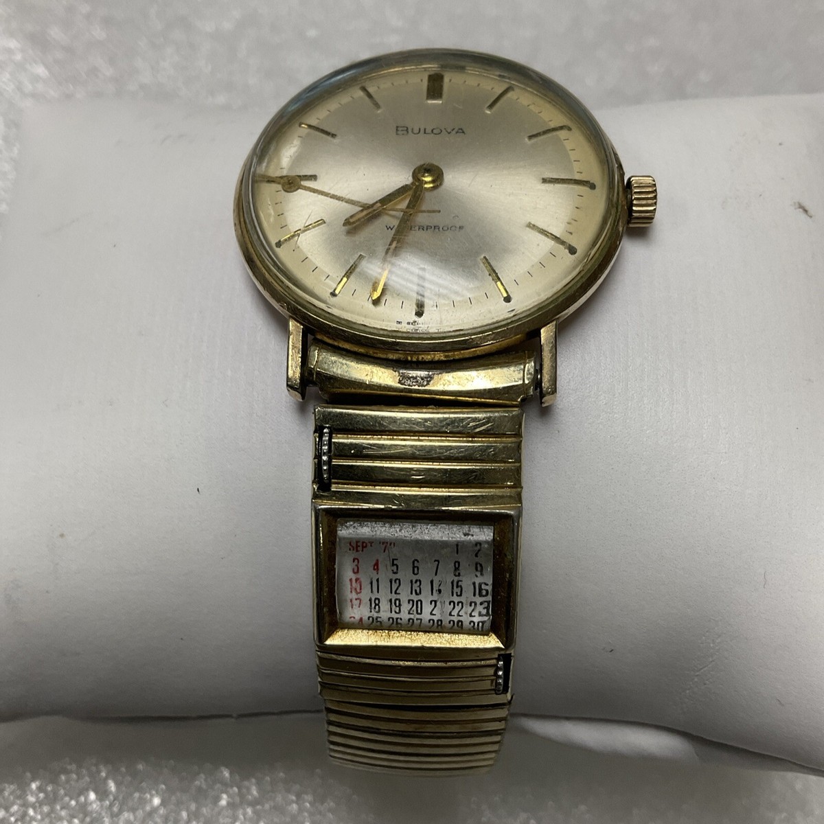 電池切　Bulova Calenda クォーツ 時計 シルバー/ゴールド 電池切 Bulova Calenda クォーツ 時計 シルバー/ゴールド BULOVA