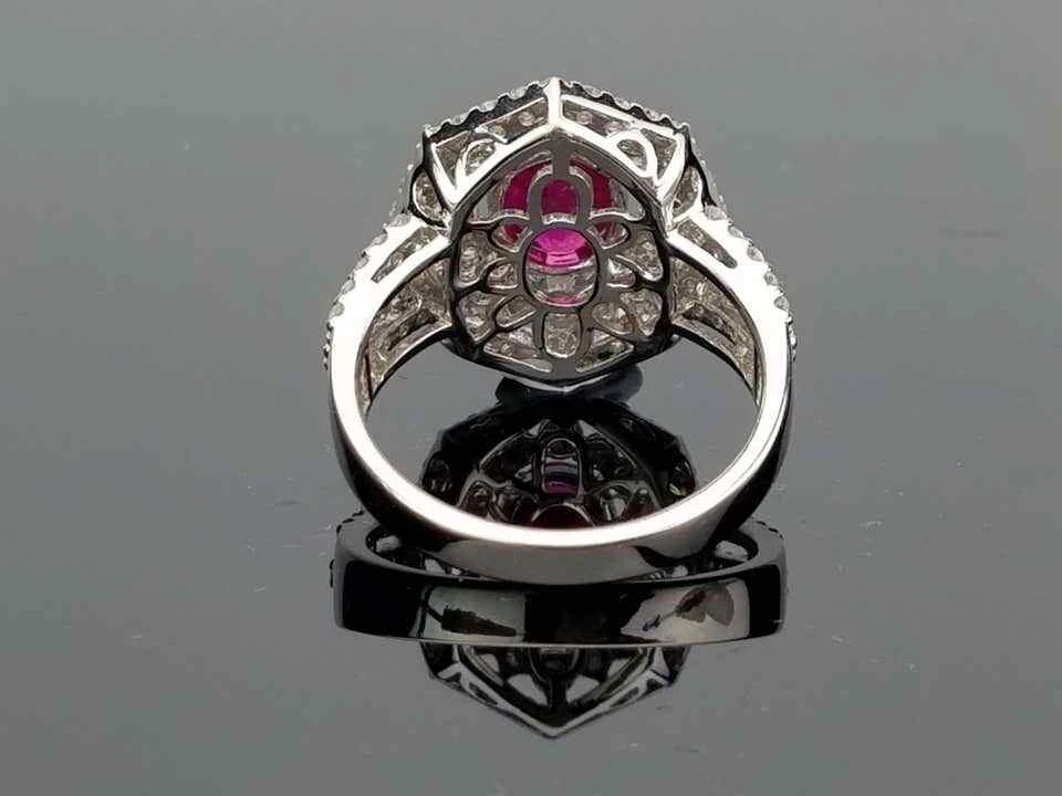 Vivid Pink Oval Cut Natural 2.45CT Ruby Cluster Design With Shiny Clear CZ Ring - Image 4 of 4