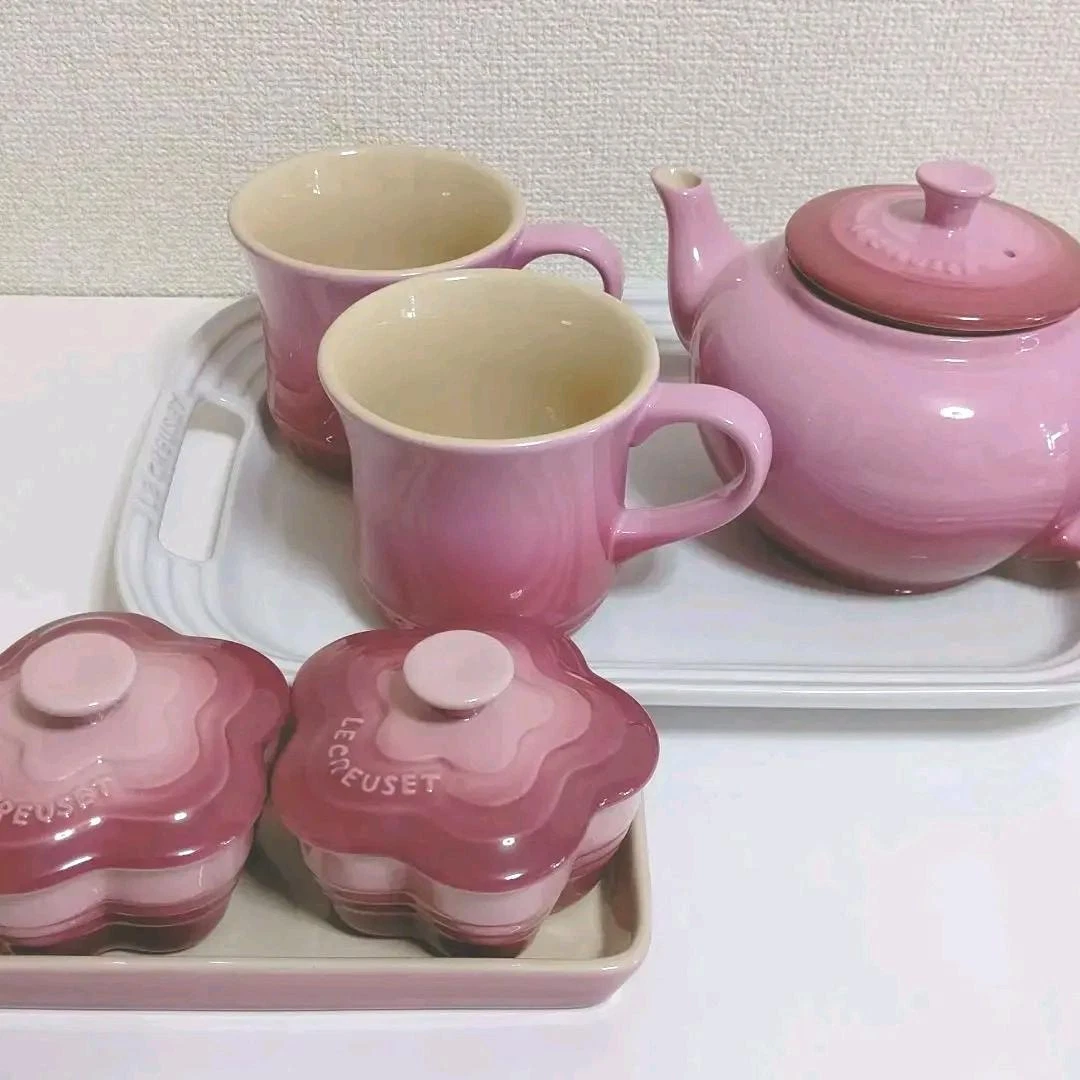 New Le Creuset Teapot and Mug set www.np.gov.lk