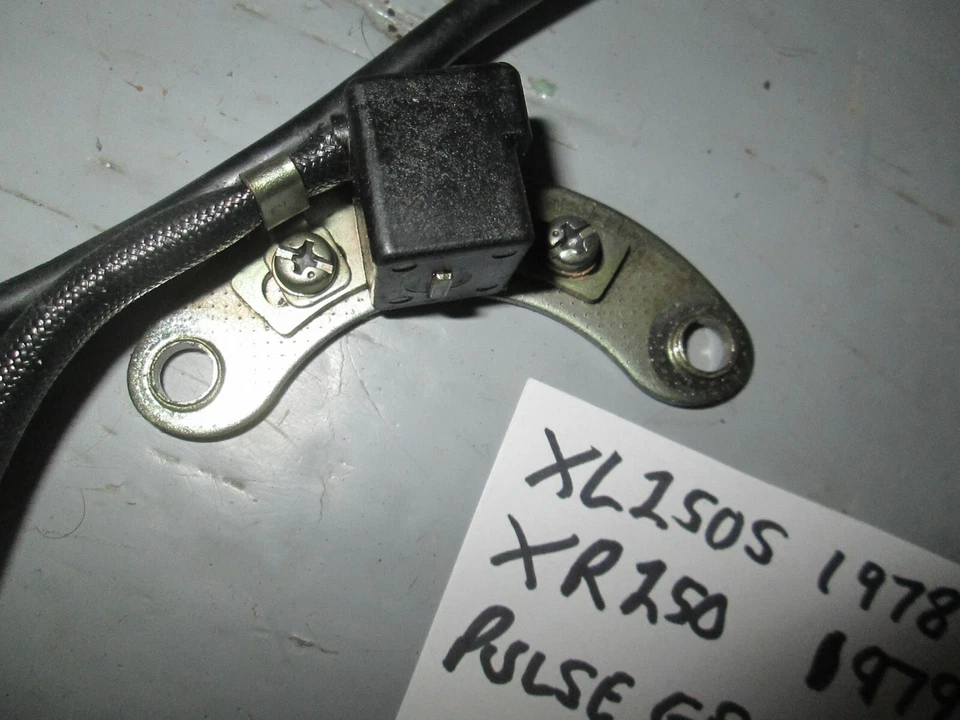 Vintage Honda XL250S / XR250  pulse generator assembly " B " 30302-428-305 - Imagem 2 de 4
