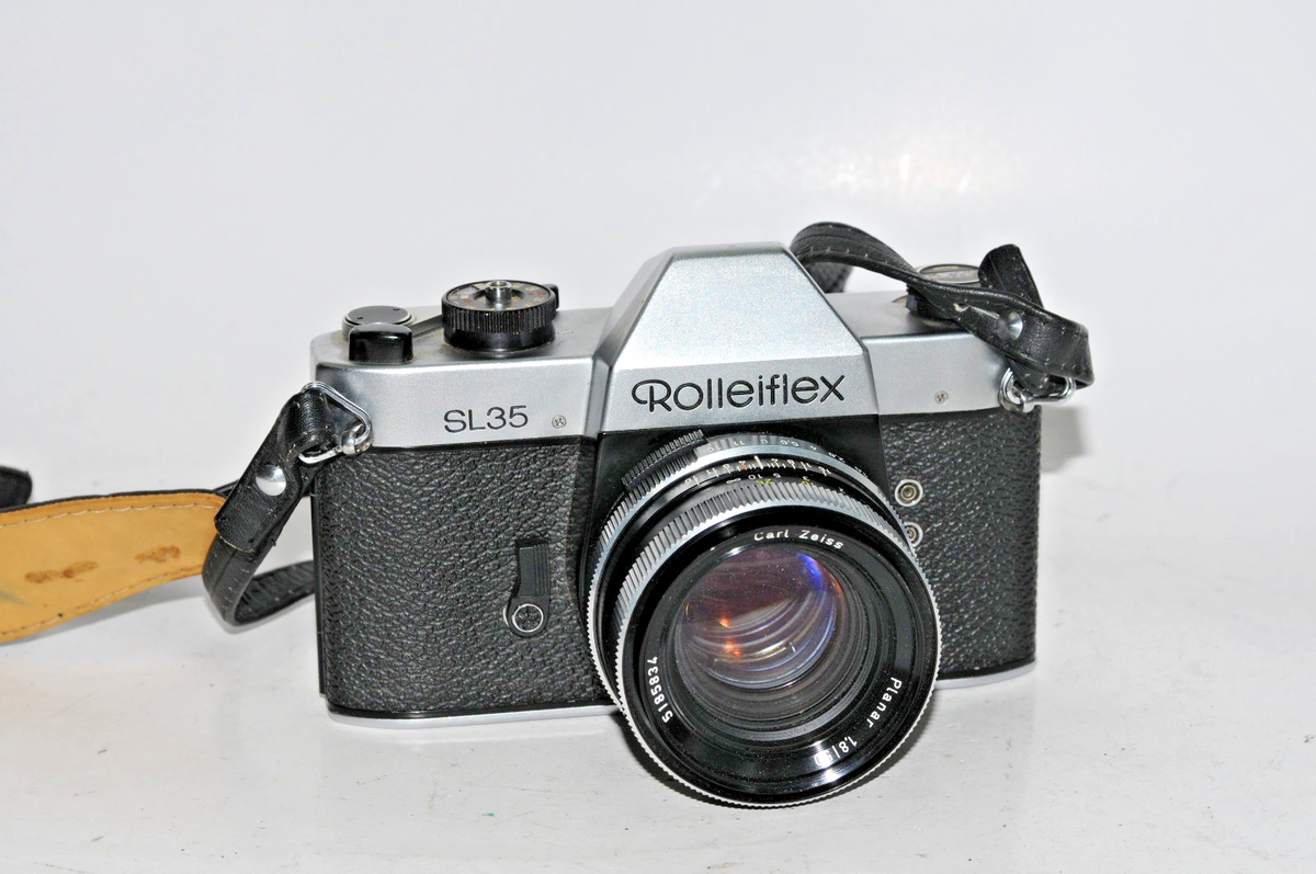 Rolleiflex SL35M with a planar 50mm 1.8 lens 35mm film camera