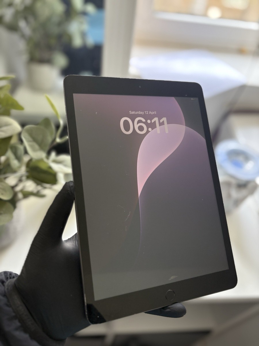 Apple iPad 8th Gen 32GB Wi-Fi 10.2in Space Grey A2270 | eBay UK