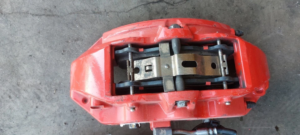 Jeep Grand Cherokee SRT 2011-21 + pinzas rojas Dodge Durango SRT Brembo 2018-24  Foto 4 de 4