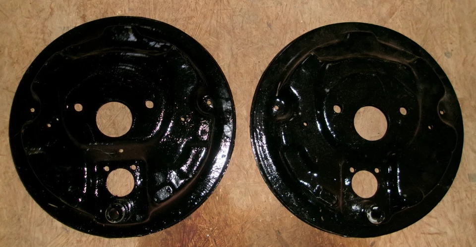 Juego de placas de respaldo delanteras Cadillac 1961-64 acabado original OEM Foto 2 de 2