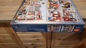 LEGO Creator Expert: Pet Shop (10218) Brand New in Box