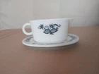 Vintage Pyrex OLD TOWN BLUE ONION  Gravy Boat and Under Plate
