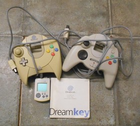 Sega Dreamcast Console and controllers  Powers up  Spares & Repairs PAL