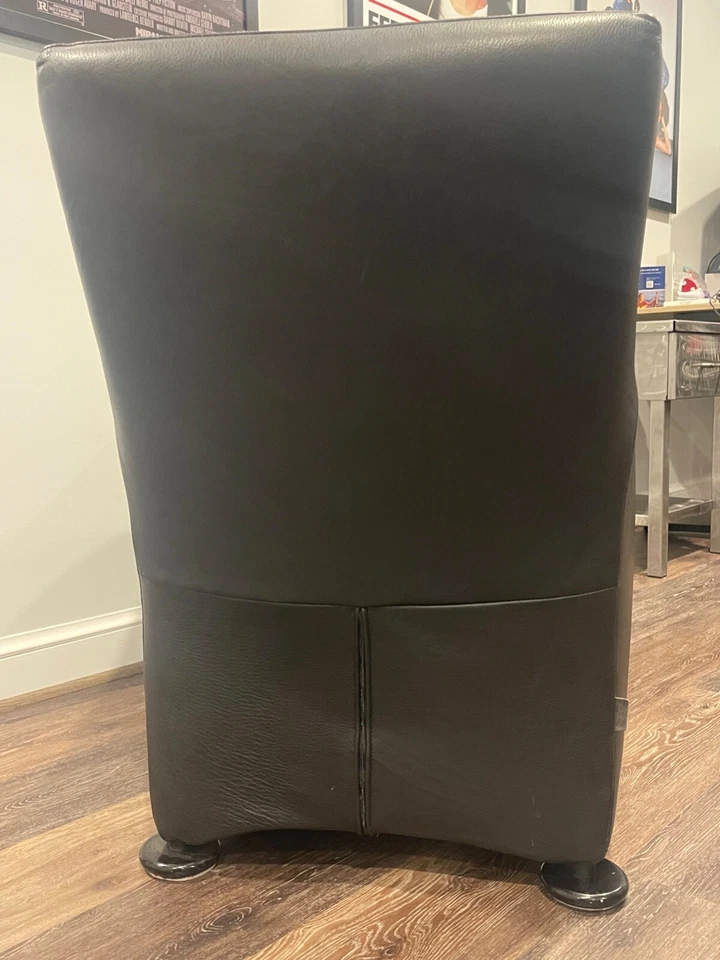 Sillón y otomana Loge de cuero negro de Gerard Van Den Berg para Montis Foto 4 de 4