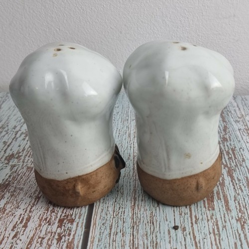 Chef Hat Salt and Pepper Shakers Ceramic Clay Glaze Face Pair Picnic BBQ Vintage - Picture 4 of 8