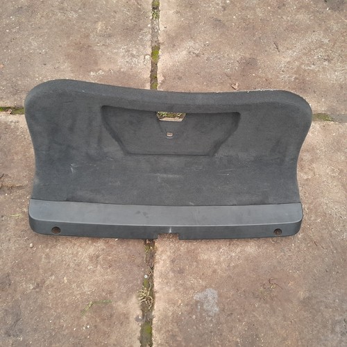 VW Passat 3B Limousine Verkleidung Heckklappe Kofferraumdeckel 3B5867605