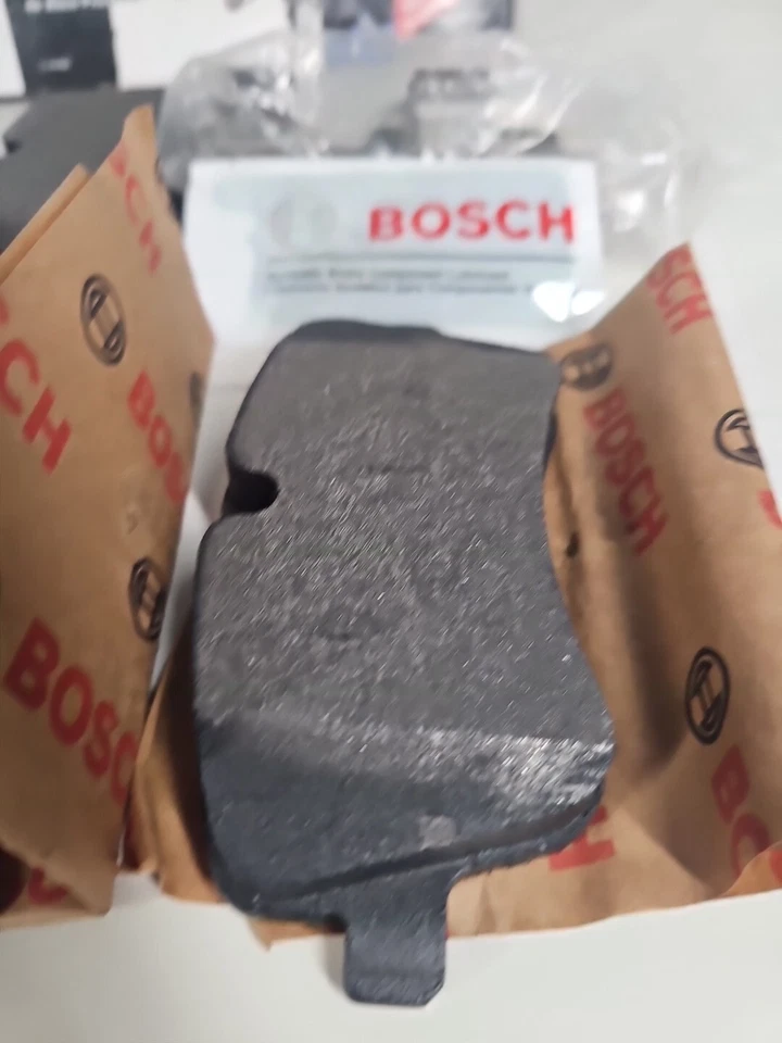 Juego de pastillas de freno de disco Bosch QuietCast Premium BP872 para Mercedes-Benz C200 selecto... Foto 2 de 4