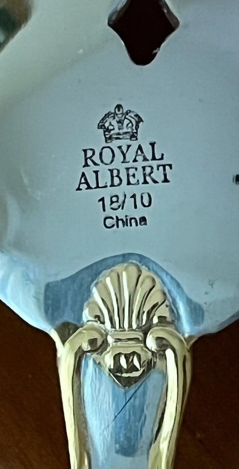 Cubiertos de acero inoxidable Royal Albert Old Country Roses con acento dorado 18/10 - a elección Foto 2 de 4