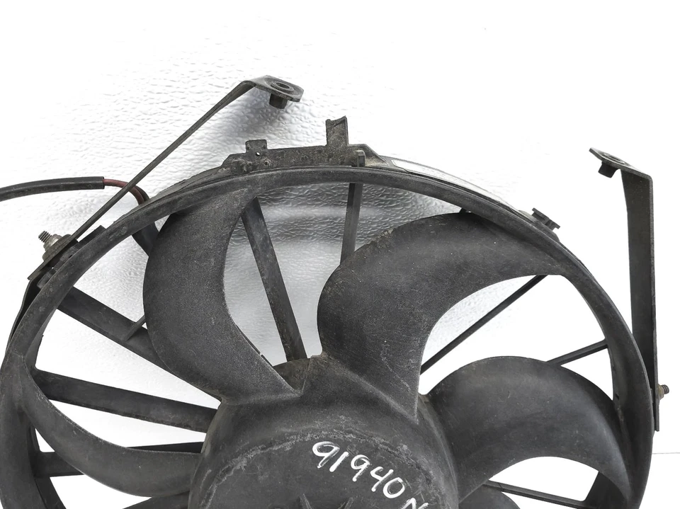 Ventilador e motor de refrigeração do radiador Volvo 940 1991-1993 1378916 1378711 - Imagem 2 de 4