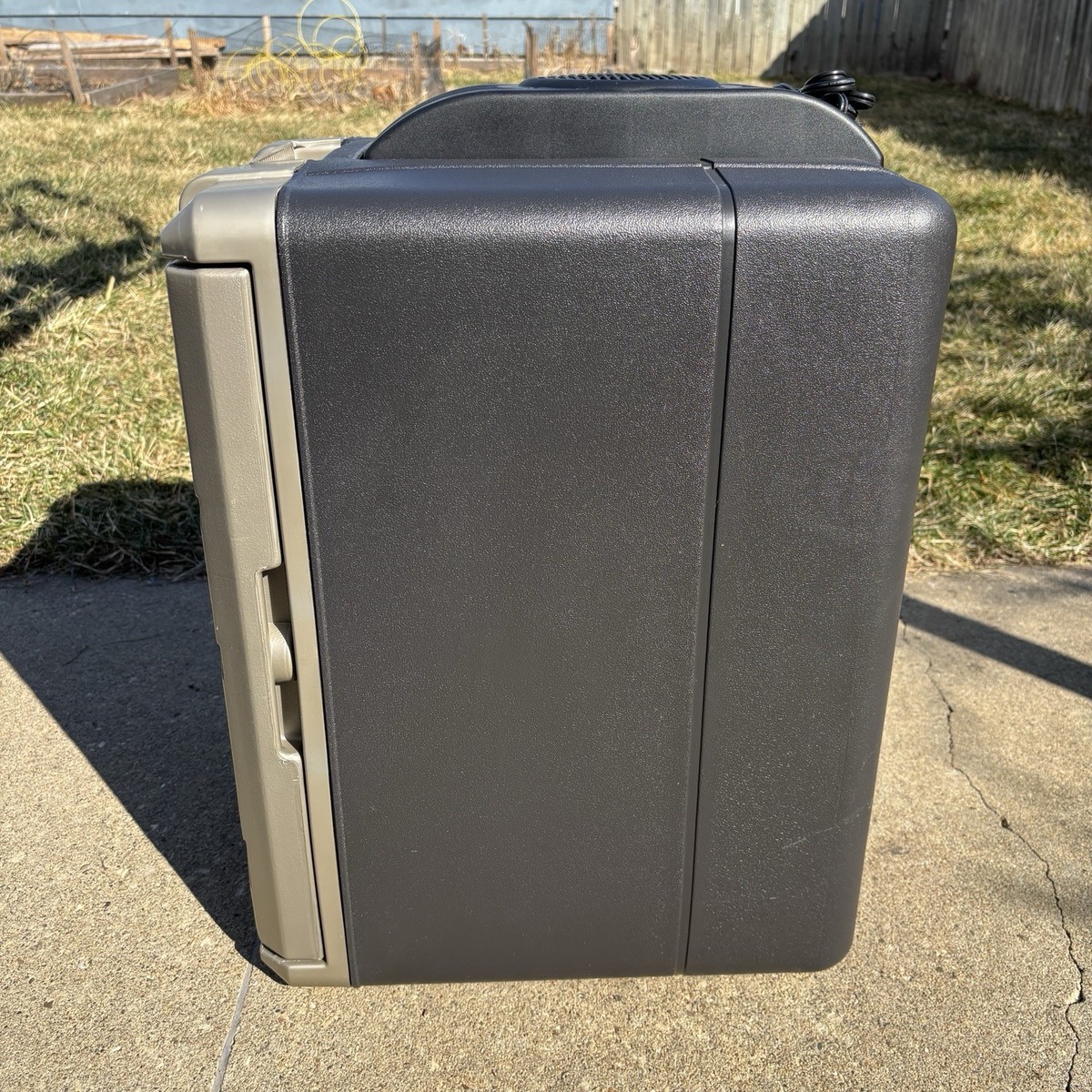 Coleman PowerChill Model 5644 Iceless Cooler 12V Thermoelectric 40