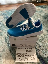 DS 2017 Adidas Pharrell Williams Tennis Hu Bright Blue & White Juniors Sz 5