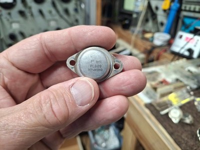 1pc Phase Linear PL909 output transistor, mfg Fairchild, see description