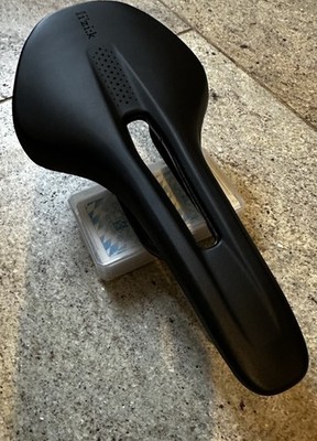 Fizik Vento Antares R3 Sattel NEU schwarz