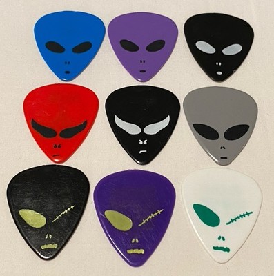 EBE-Alien Guitar Picks-Rare colors-Lot of 9 picks-All in MEDIUM Gauge-Unused-NOS
