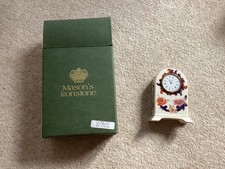 Masons Ironstone Mandalay Blue - Uhr in r&ouml;mischer Form. Mit Originalkarton