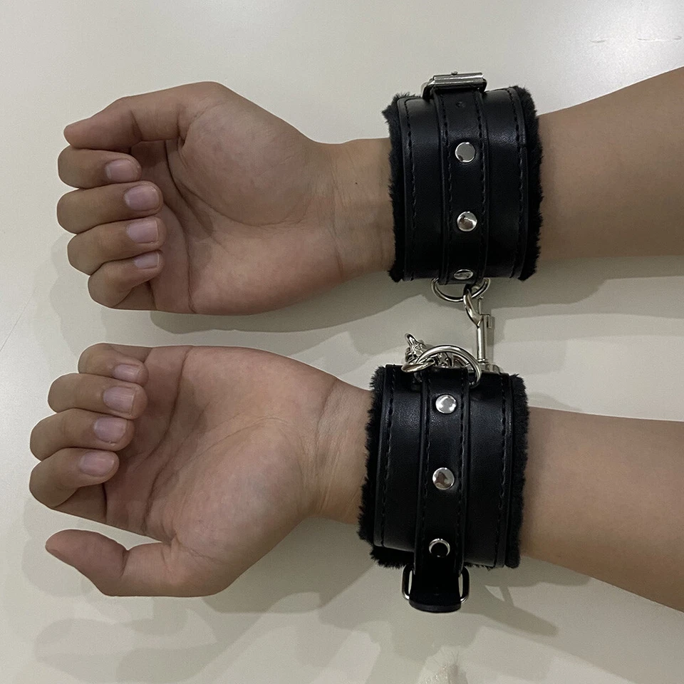 PU Leder Plüsch Handschellen Knöchel Manschette mit Kette Fesseln Rollenspiel - Bild 2 von 4