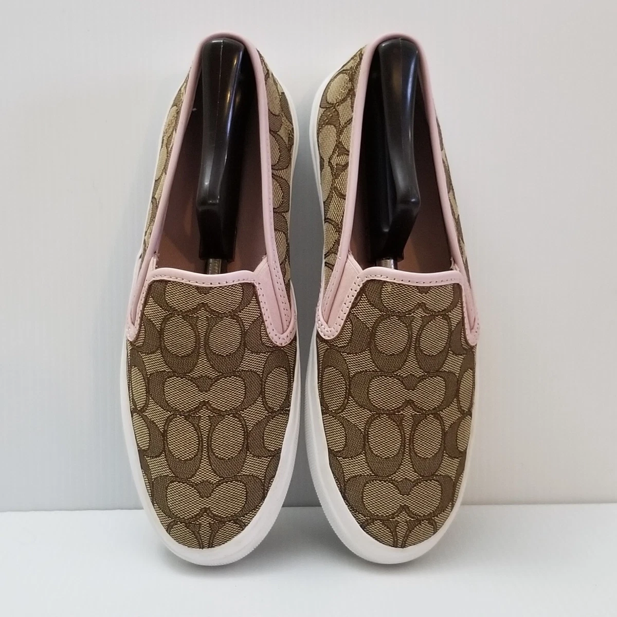Athletic slip deals ons