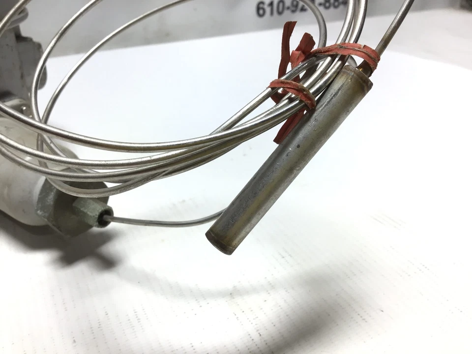 United Electric Controls E121-2BSB Thermostat Range 30-250F 0-120C 180VAC 15A... - Image 4 of 4