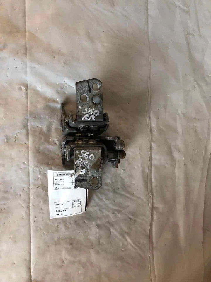 Buick Century 1999 puerta trasera bisagra superior e inferior 4 puertas lado derecho del pasajero Foto 2 de 4