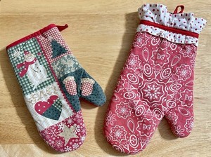 NEW Kitchen Oven Mitts Christmas Patchwork Snowman Heart Tree Red Pioneer Woman