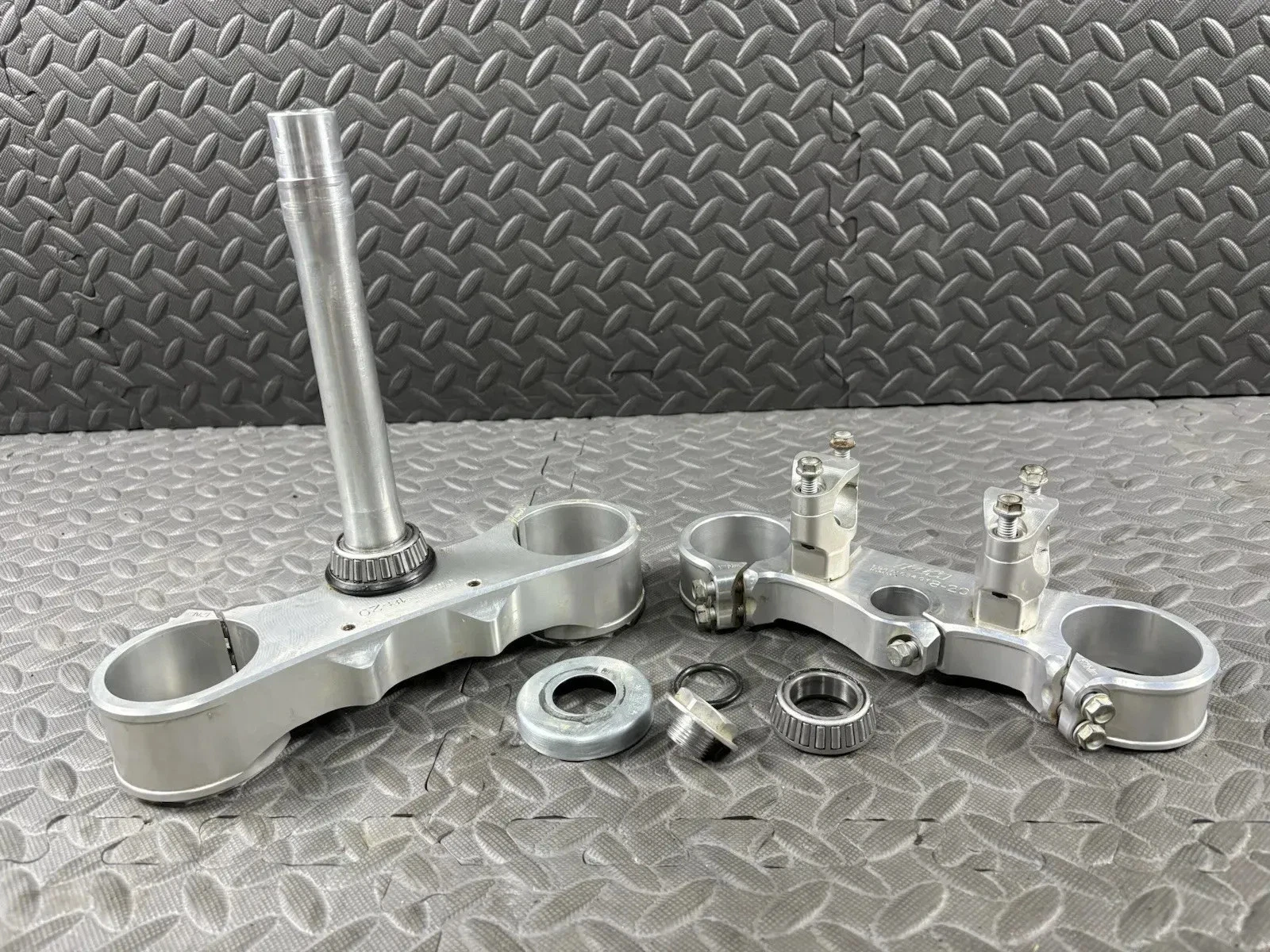 2007 2005-2008 KTM 250 450 525 EXC SX SXF OEM Upper Lower Triple Tree Fork Clamp