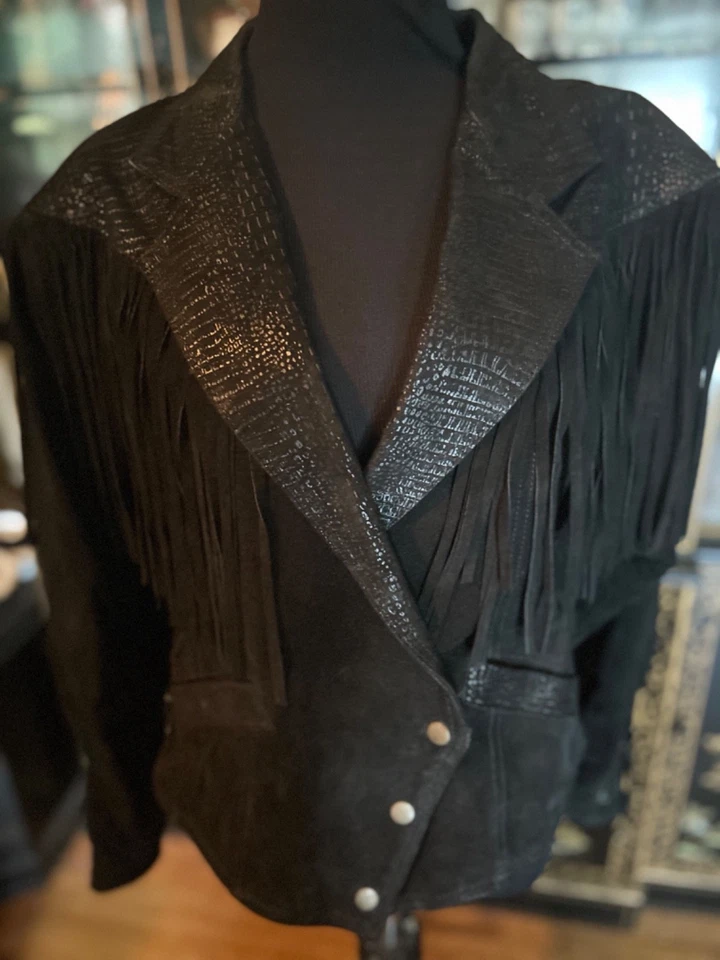 Chaqueta De Colección Años 70 Flecos Negra Cocodrilo Repujado Gamuza Motociclista Hippie Western Prarie M Foto 2 de 4