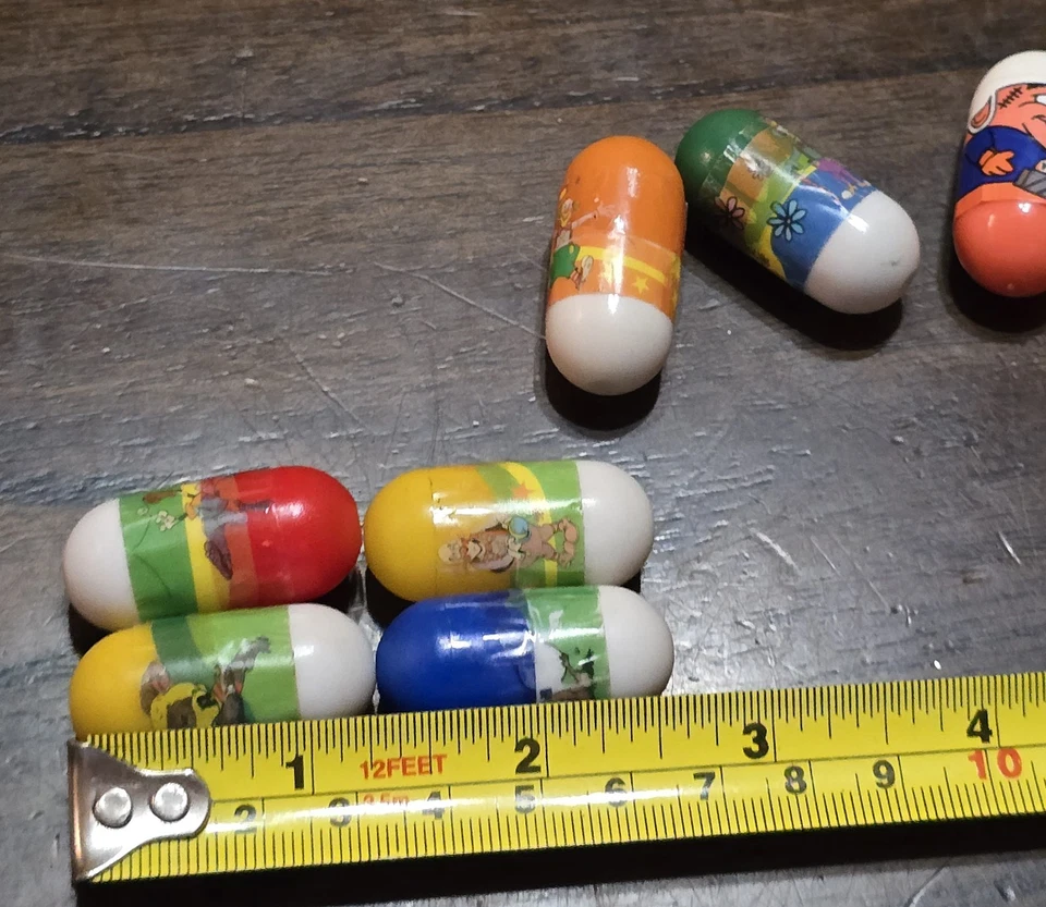 1¼" Beans Beanz Lot of 7 Characters Collectible Toys Hockey Team Clowns Goofy - Image 4 of 4