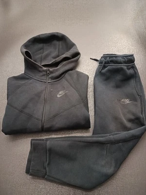 Nike Tech - Photo 1/4