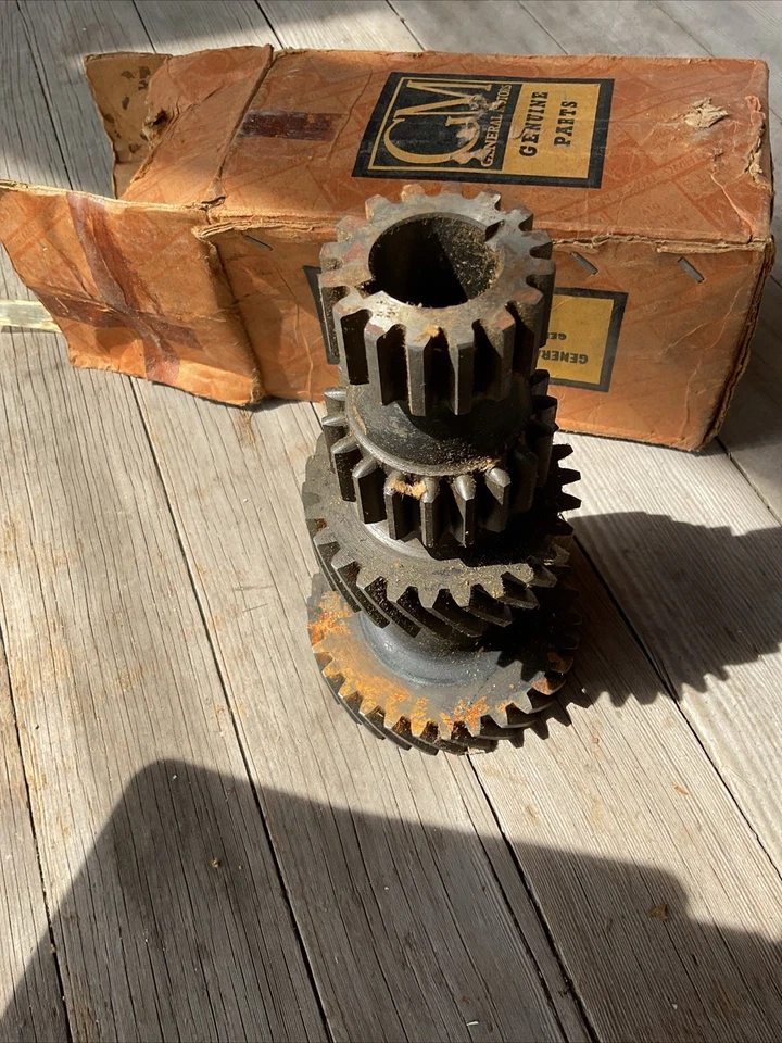 NOS 1954 - 1960 重型 3 速变频埋头轴簇齿轮 3709333 — 第 2/4 张图片