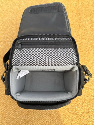 Lowepro Edit 110 Camcorder And Camera Bag - Picture 7 of 10