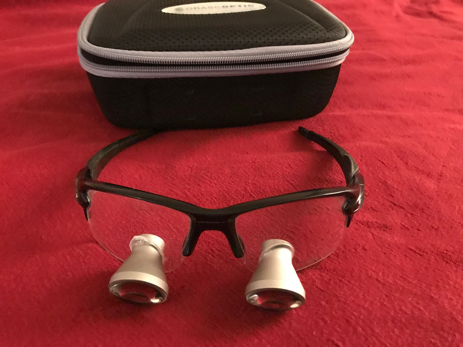 Descubrir 74+ imagen oakley loupes Abzlocal.mx