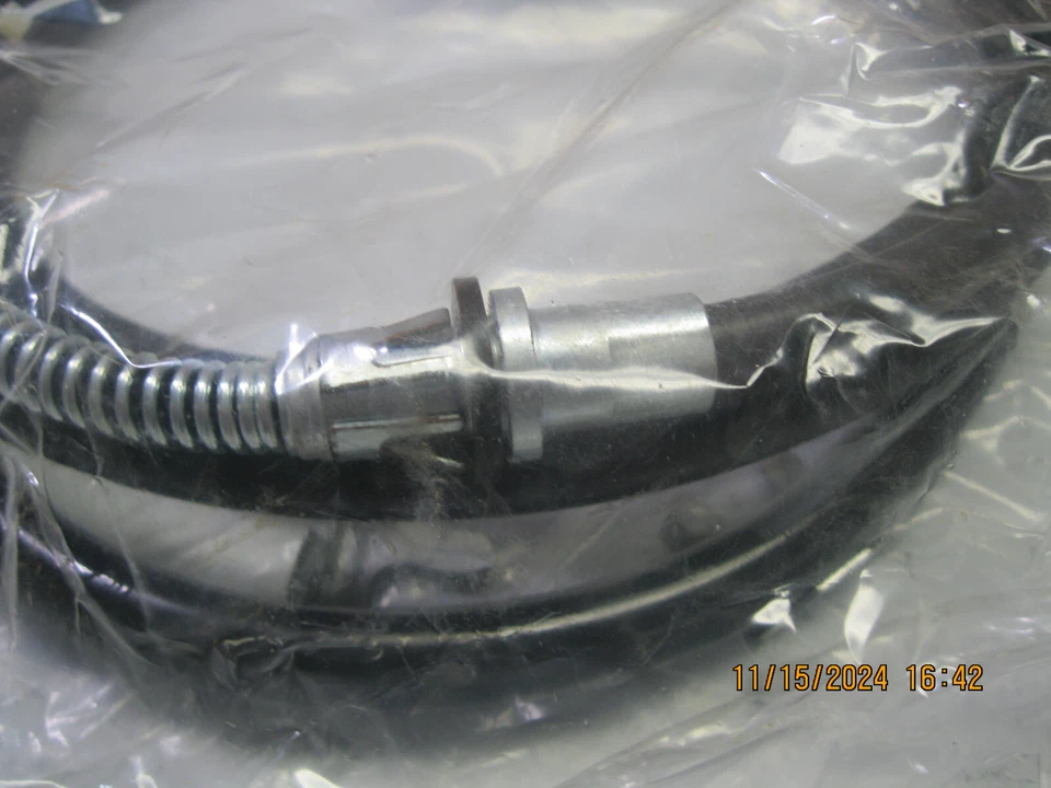 Carquest Wearever Brakes BCA94030 - Parking Brake Cable, Rear Right Foto 4 de 4