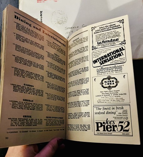 1986 Signed By Lily Tomblin Playbill “Signs of Intelligent Life in the Universe” - Picture 6 of 6